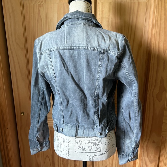 Levi Strauss & Co. Grey Women’s Denim Jacket - Picture 3 of 8